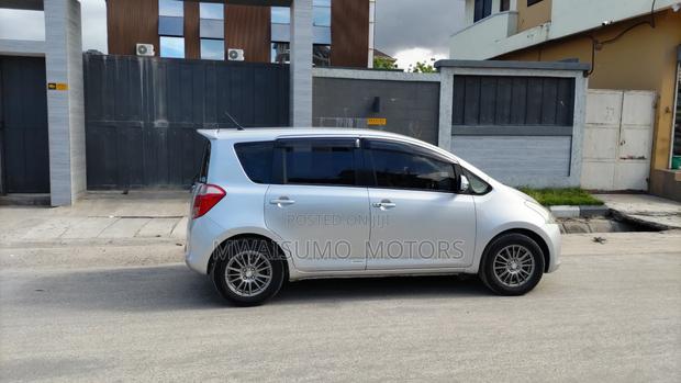 Toyota Ractis 2006 Silver