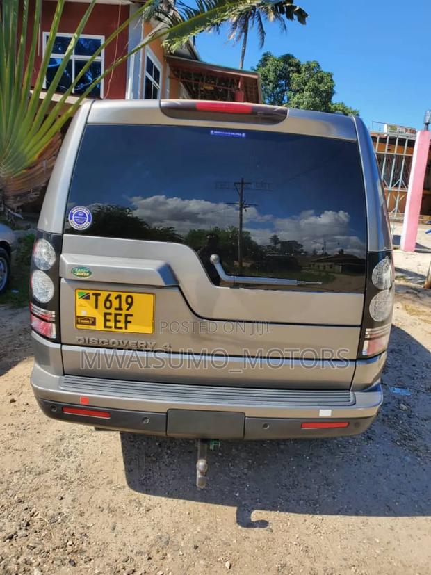Land Rover Discovery 2010 Gray