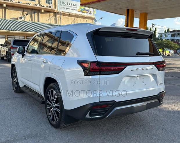 New Lexus LX 2023 White