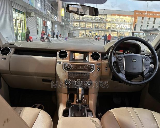 Land Rover Discovery 2010 Black