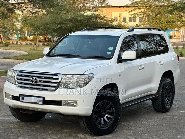 Toyota Land Cruiser 2008 White