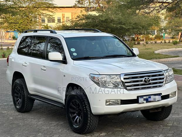 Toyota Land Cruiser 2008 White