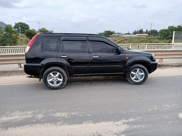 Nissan X-Trail 2005 Black