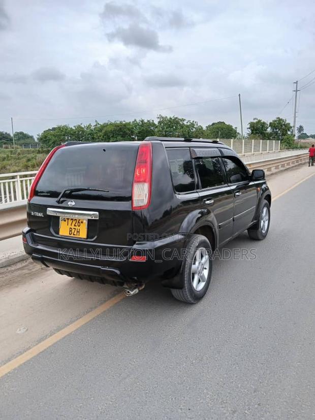Nissan X-Trail 2005 Black