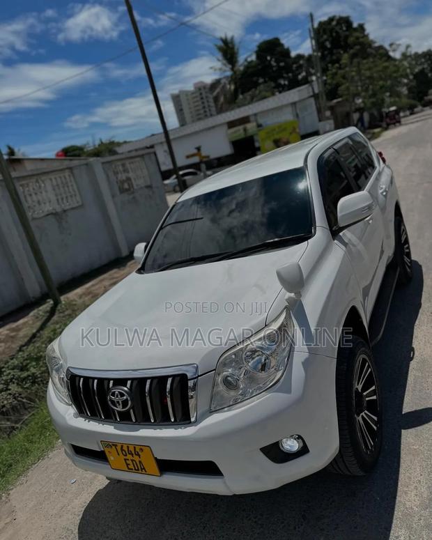 Toyota Land Cruiser Prado 2013 White
