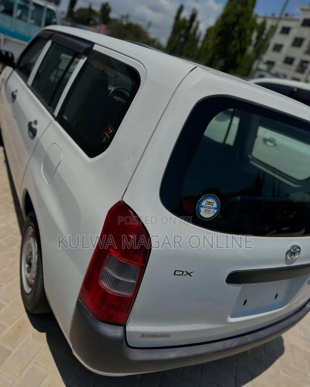 Toyota Probox 2005 White