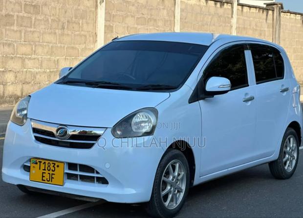 Daihatsu Mira 2011 White