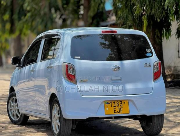 Daihatsu Mira 2011 White