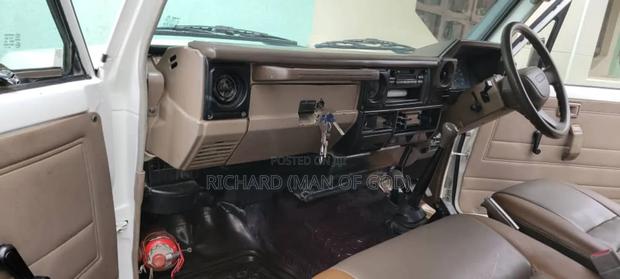 Toyota Land Cruiser 2007 White