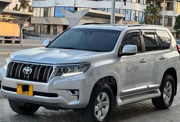 Toyota Land Cruiser Prado 2019 Silver