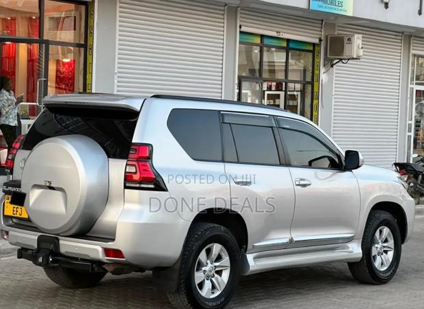 Toyota Land Cruiser Prado 2019 Silver