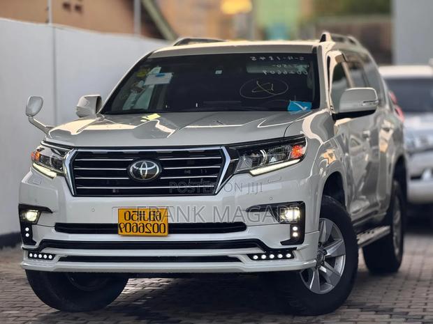 Toyota Land Cruiser Prado 2.8 2018 White