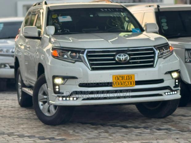 Toyota Land Cruiser Prado 2.8 2018 White