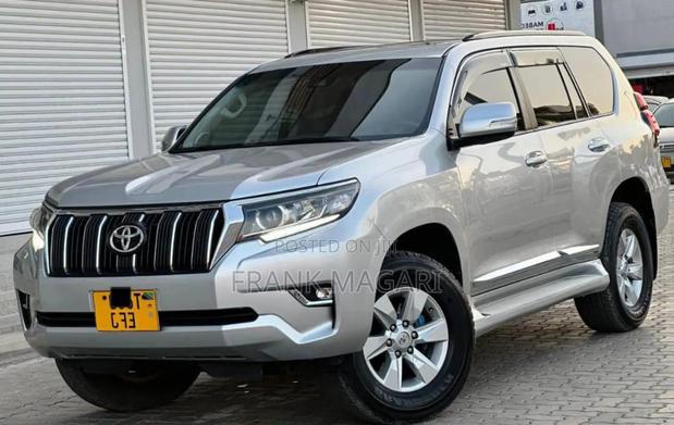 Toyota Land Cruiser Prado 2.8 2019 Silver