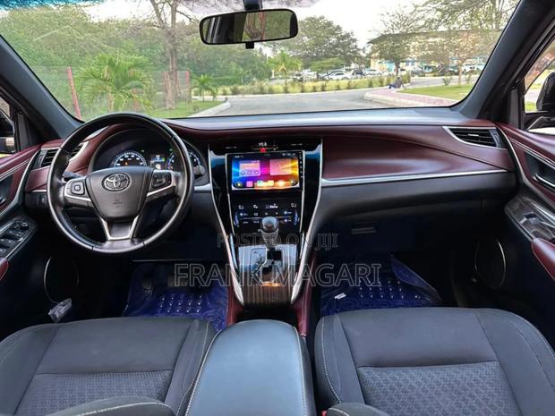 Toyota Harrier 2.0 4WD 2015 Black