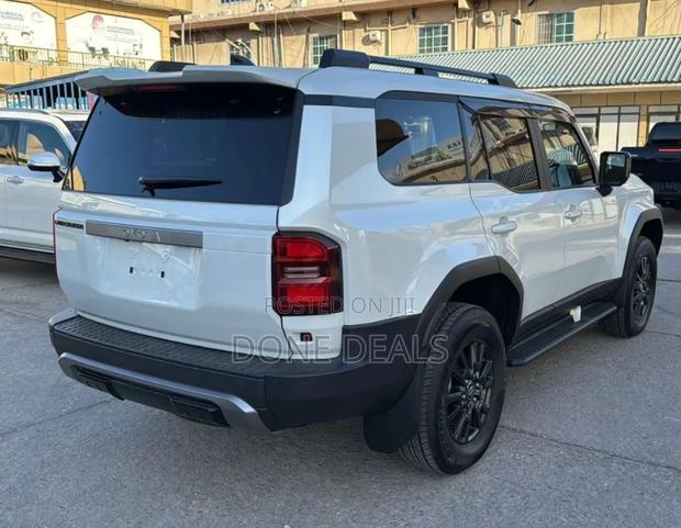 Toyota Land Cruiser Prado 2024 White