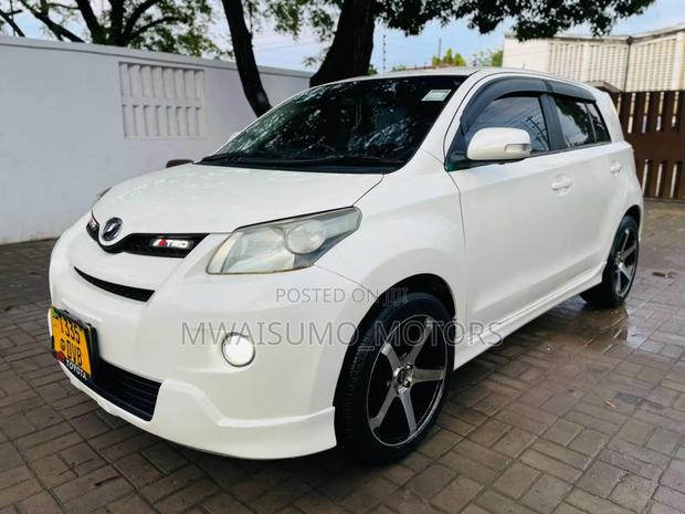 Toyota IST 2006 Off white