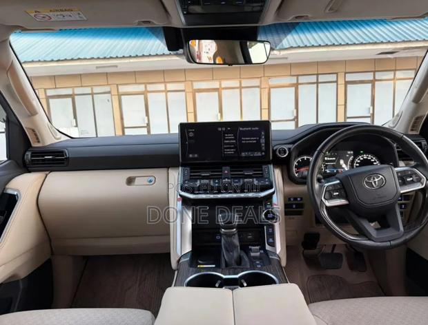 Toyota Land Cruiser 2023 White