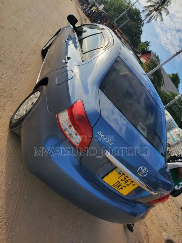 Toyota Belta 2005 Blue