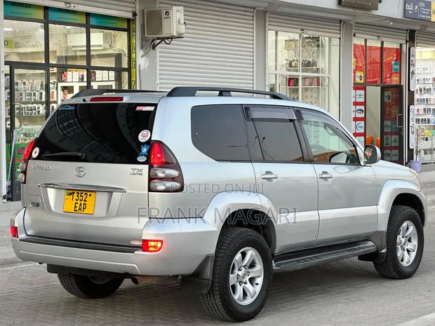 Toyota Land Cruiser Prado 2006 Silver