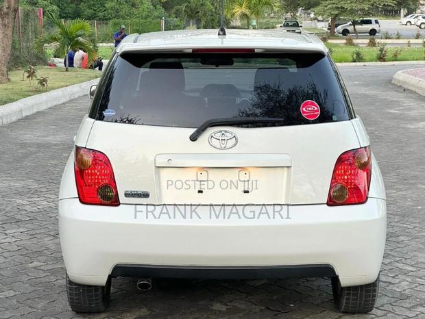 Toyota IST 2004 White