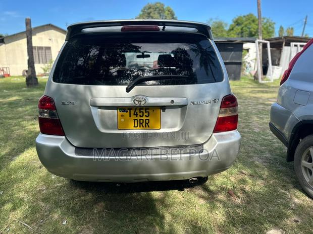 Toyota Kluger 2004 Silver
