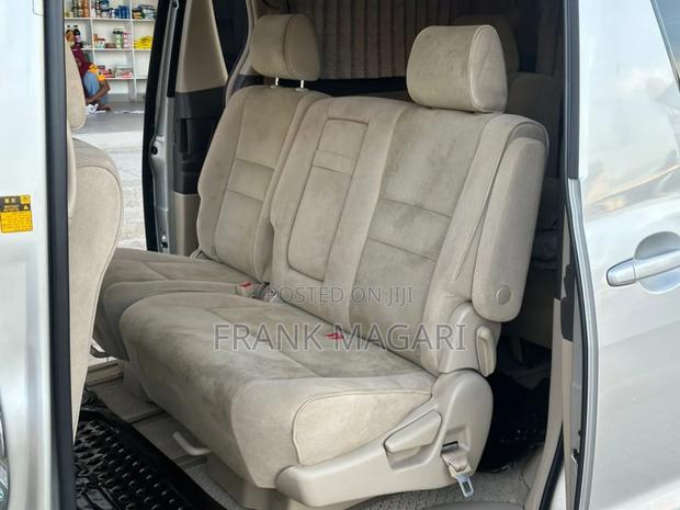 Toyota Alphard 2005 Silver