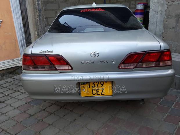 Toyota Cresta 2000 Silver