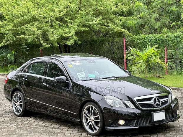 Mercedes-Benz E350 2011 Black