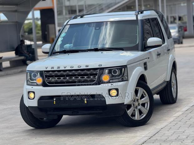Land Rover Discovery 2015 White