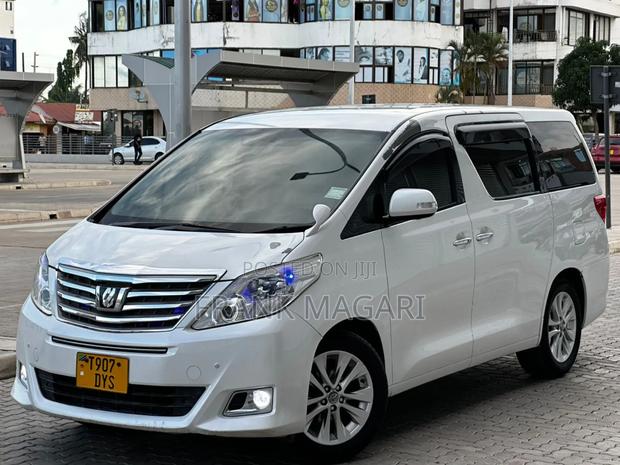 Toyota Alphard 2.4 Petrol FWD 2012 White