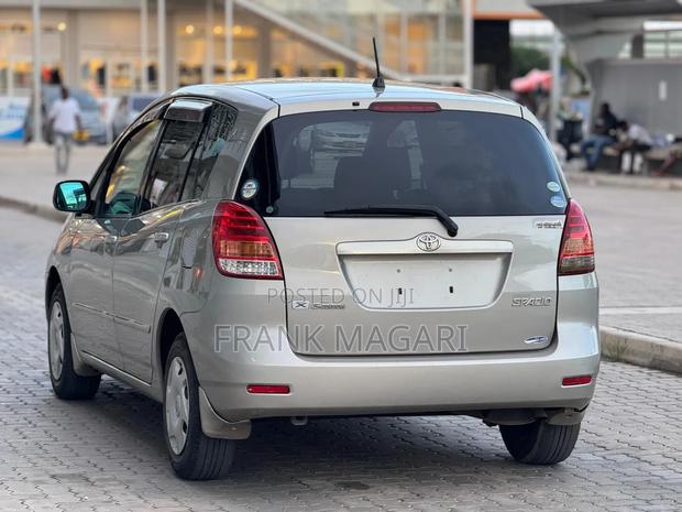 Toyota Corolla Spacio 2005 Silver