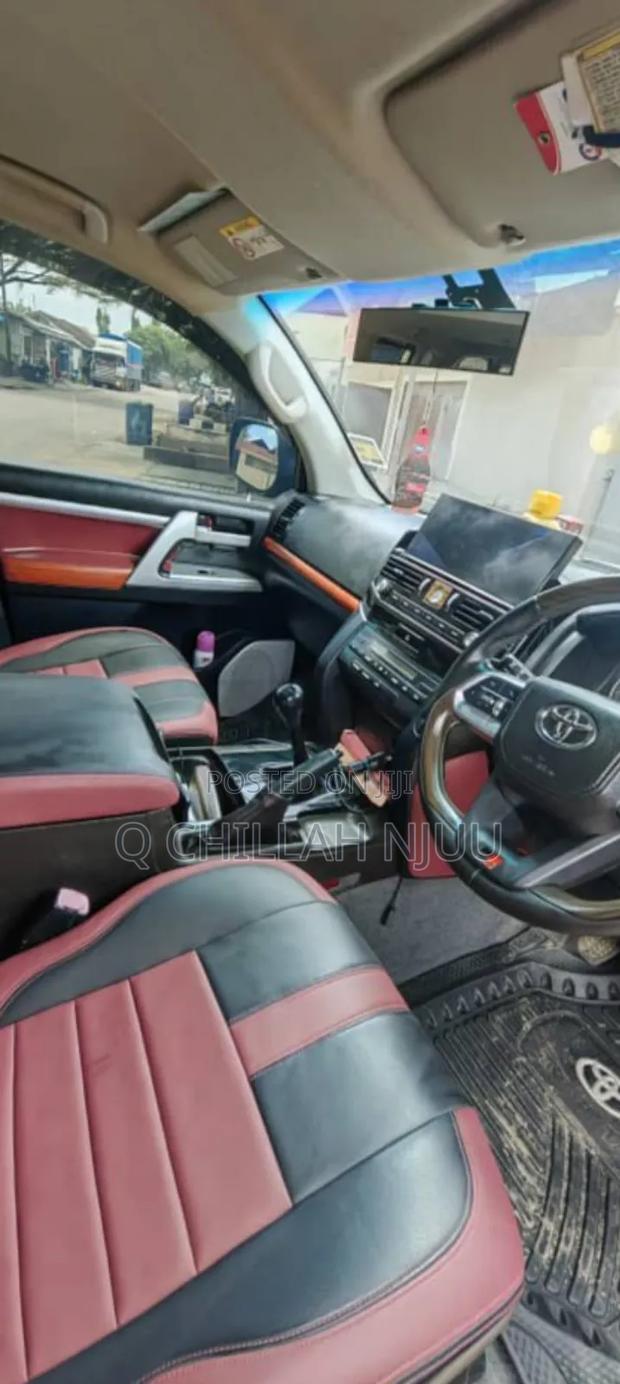 Toyota Land Cruiser 2015 Red