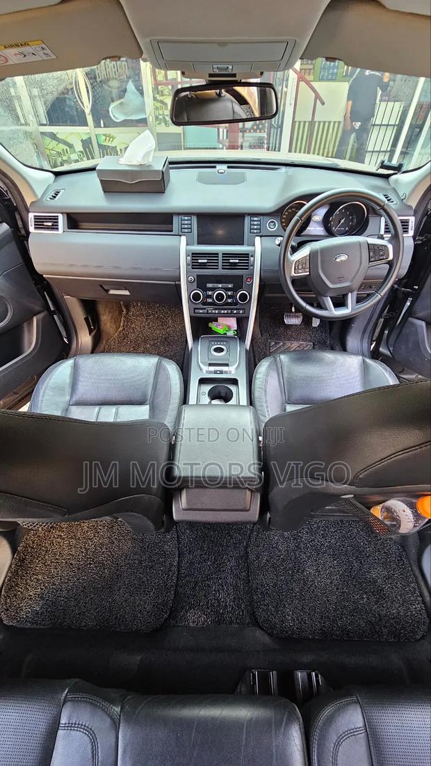 Land Rover Discovery 2016 Gray