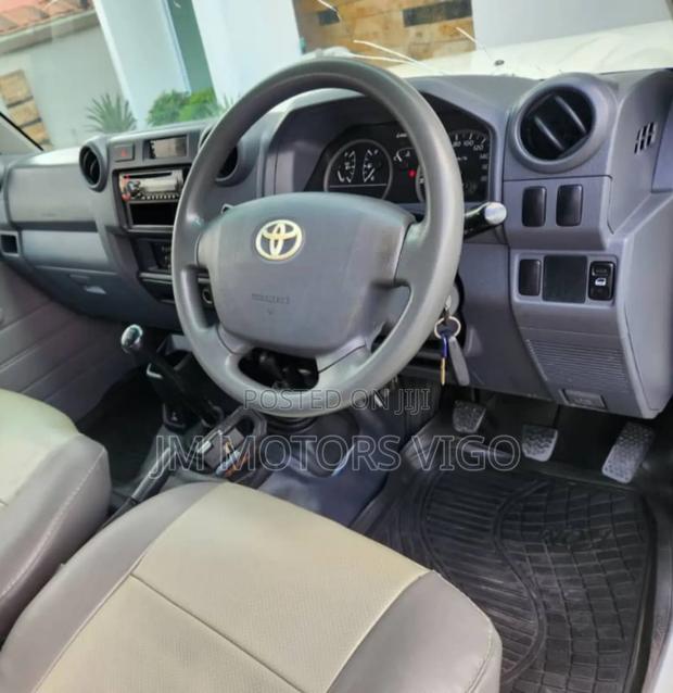 Toyota Land Cruiser 2014 Pearl