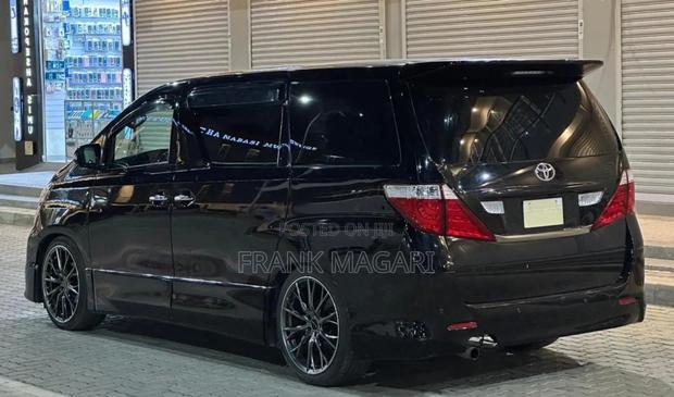 Toyota Vellfire 2009 Black