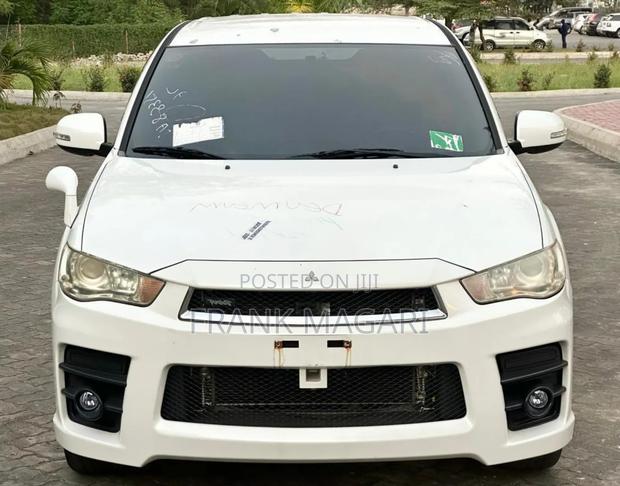 Mitsubishi Outlander 2010 White