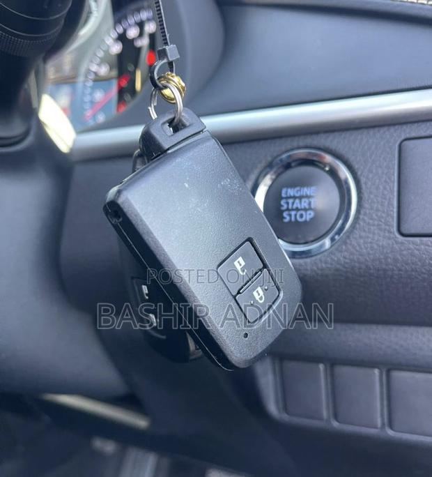 Toyota Harrier 2.0 2014 Black