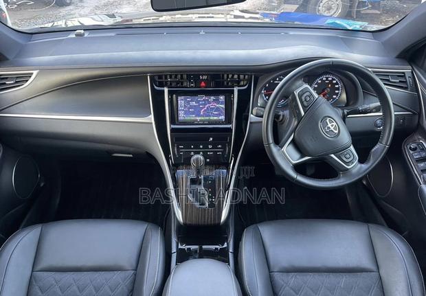 Toyota Harrier 2.0 2014 Black