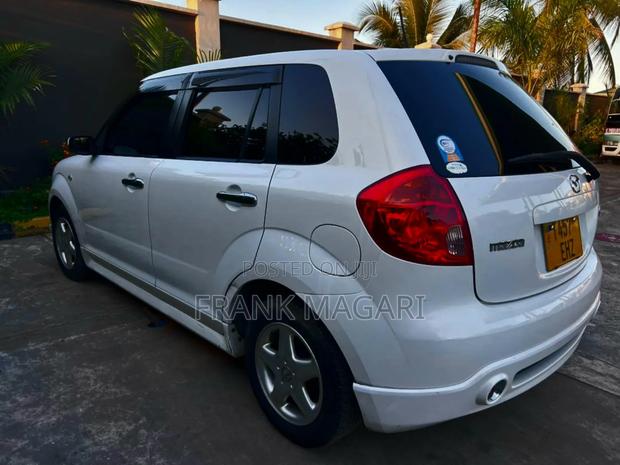 Mazda Verisa 2009 Black