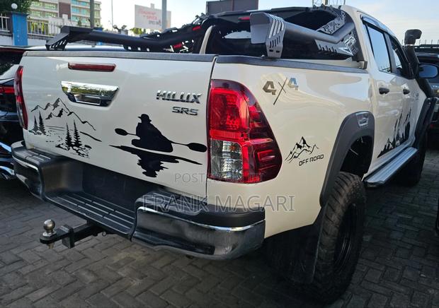 Toyota Hilux 2018 White