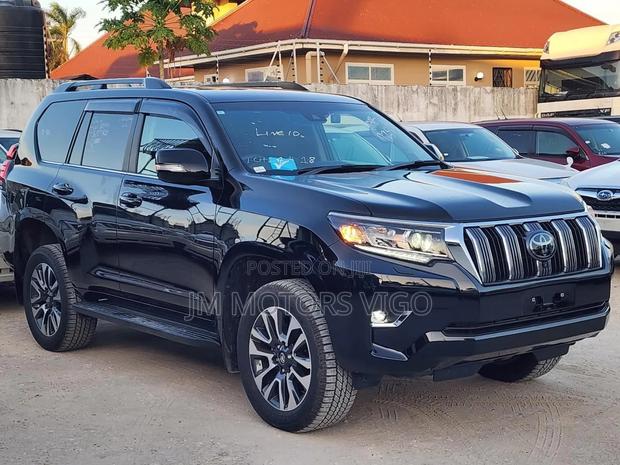 Toyota Land Cruiser Prado 2023 Black