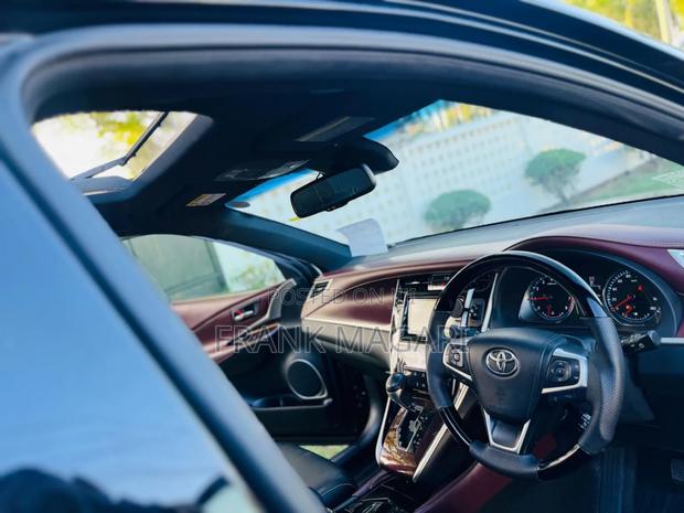Toyota Harrier 2.0 4WD 2015 Black
