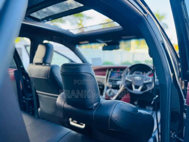 Toyota Harrier 2.0 4WD 2015 Black
