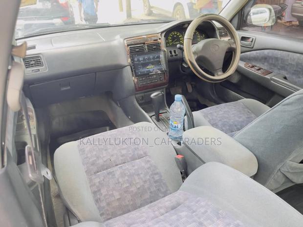 Toyota Carina 2000 Silver