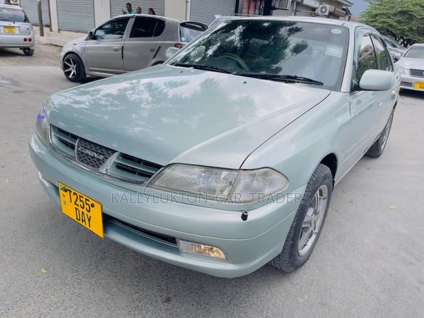 Toyota Carina 2000 Silver