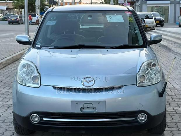 Mazda Verisa 2007