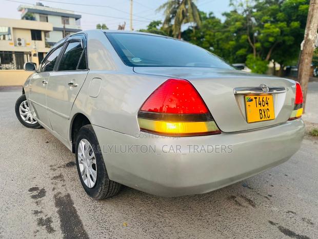 Toyota Mark II 2003 Silver