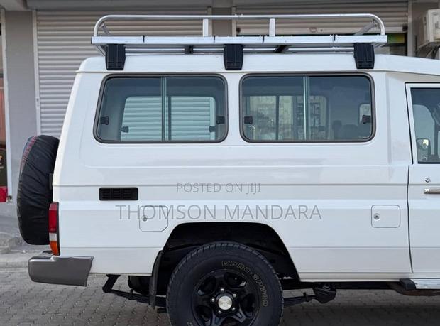 Toyota Land Cruiser 2012 White