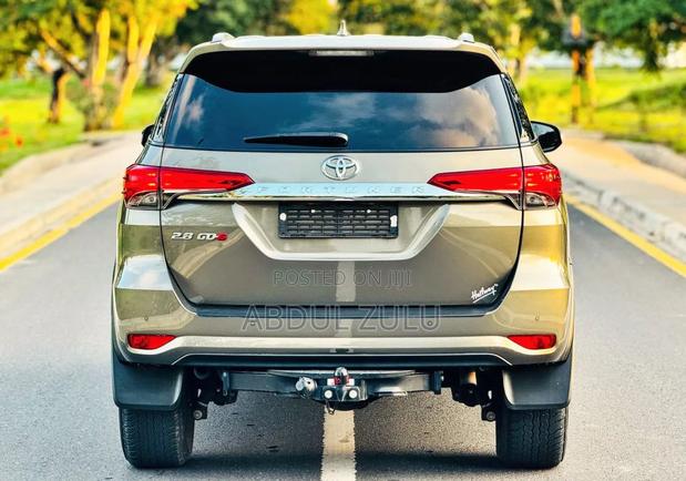 Toyota Fortuner 2023 Teal
